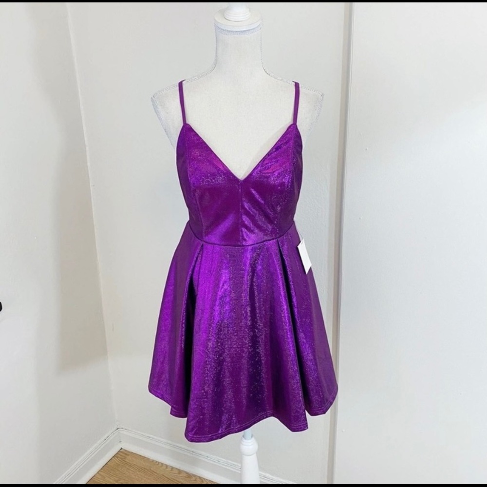 ✨LULU KEEPS GETTING BETTER / Metallic Skater Dress 💗✨ - Picture 2 of 10
